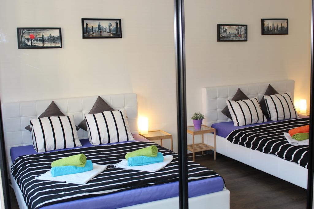 Go Native Prague Apartment Luaran gambar