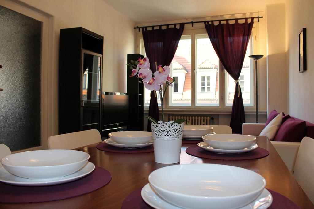 Go Native Prague Apartment Luaran gambar
